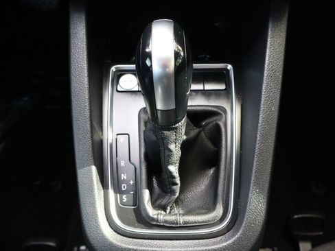 Used 2015 Volkswagen Jetta SE image 35