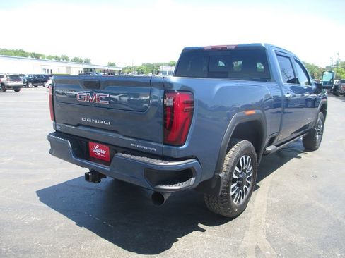 Used 2025 GMC Sierra 3500 Denali w/ Denali Reserve Package AWD/4WD image 5