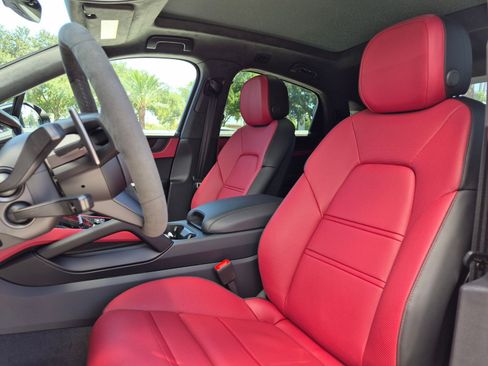 New 2026 Porsche Cayenne GTS AWD/4WD image 5