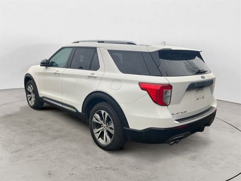 Used 2020 Ford Explorer Platinum w/ Premium Technology Package image 3