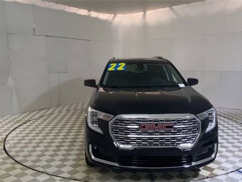 Used 2022 GMC Terrain Denali image 3