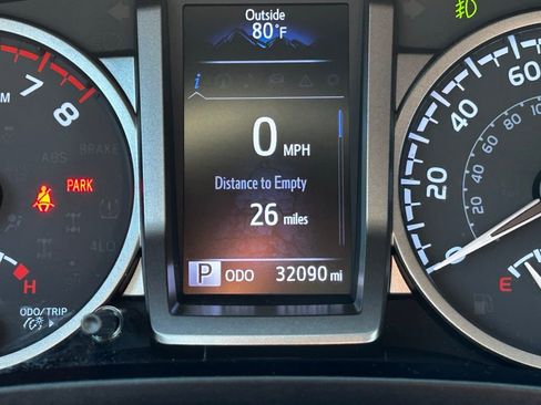 Used 2021 Toyota Tacoma Limited AWD/4WD image 15