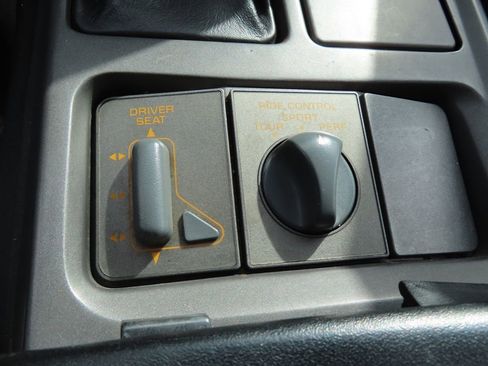 Used 1991 Chevrolet Corvette Coupe image 7