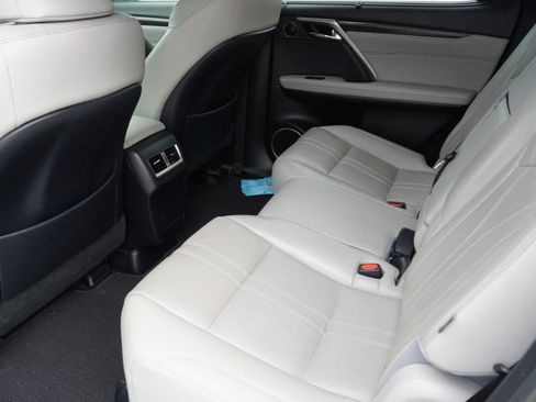 Used 2019 Lexus RX 350L Luxury FWD image 10