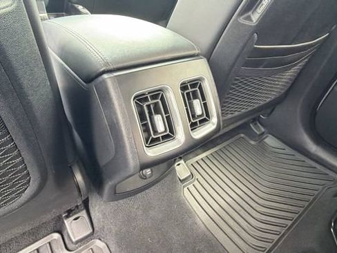 Used 2025 Kia Sorento EX w/ Panoramic Sunroof Package AWD/4WD image 17
