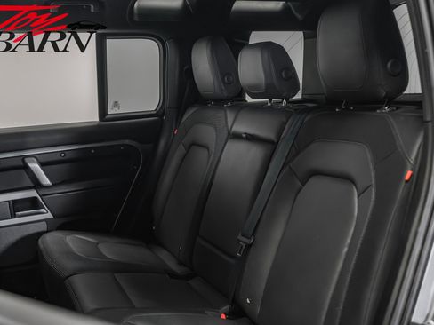 Used 2023 Land Rover Defender 110 X-Dynamic SE image 38
