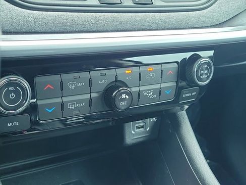 Used 2022 Jeep Compass Latitude w/ Convenience Group image 30