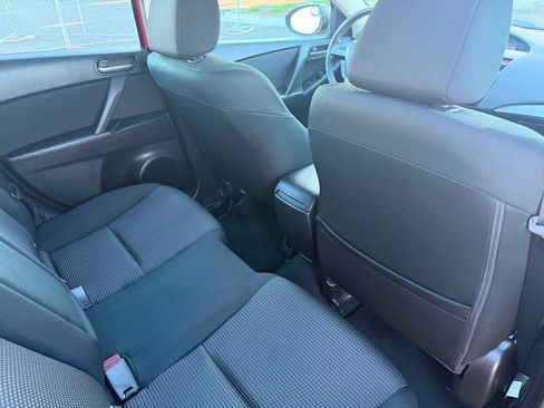 Used 2013 MAZDA MAZDA3 i Touring FWD image 11