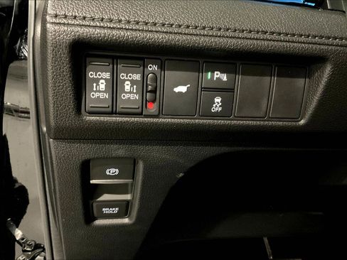 Used 2025 Honda Odyssey Touring image 39