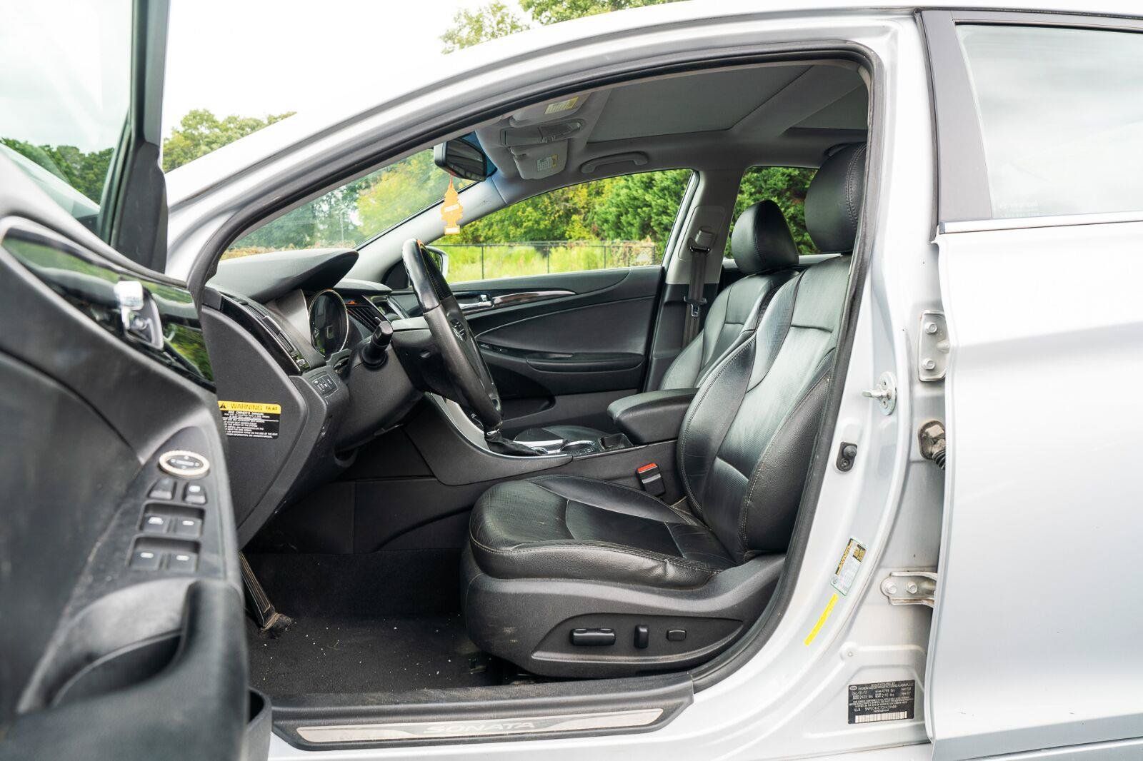 Used 2012 Hyundai Sonata Limited FWD image 14