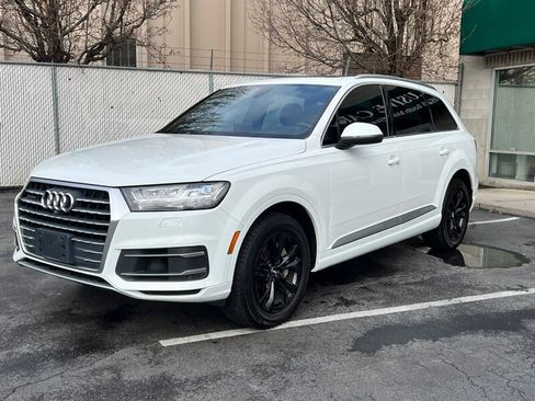Used 2017 Audi Q7 3.0T Premium Plus w/ Premium Plus Package image 3