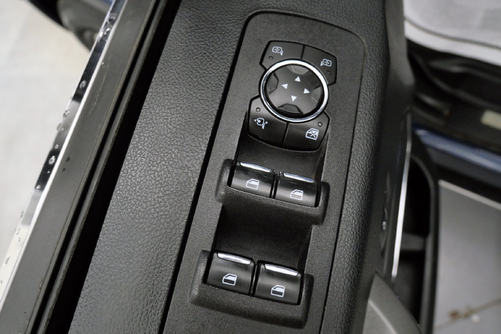 Used 2019 Ford F150 Platinum w/ Technology Package AWD/4WD image 15