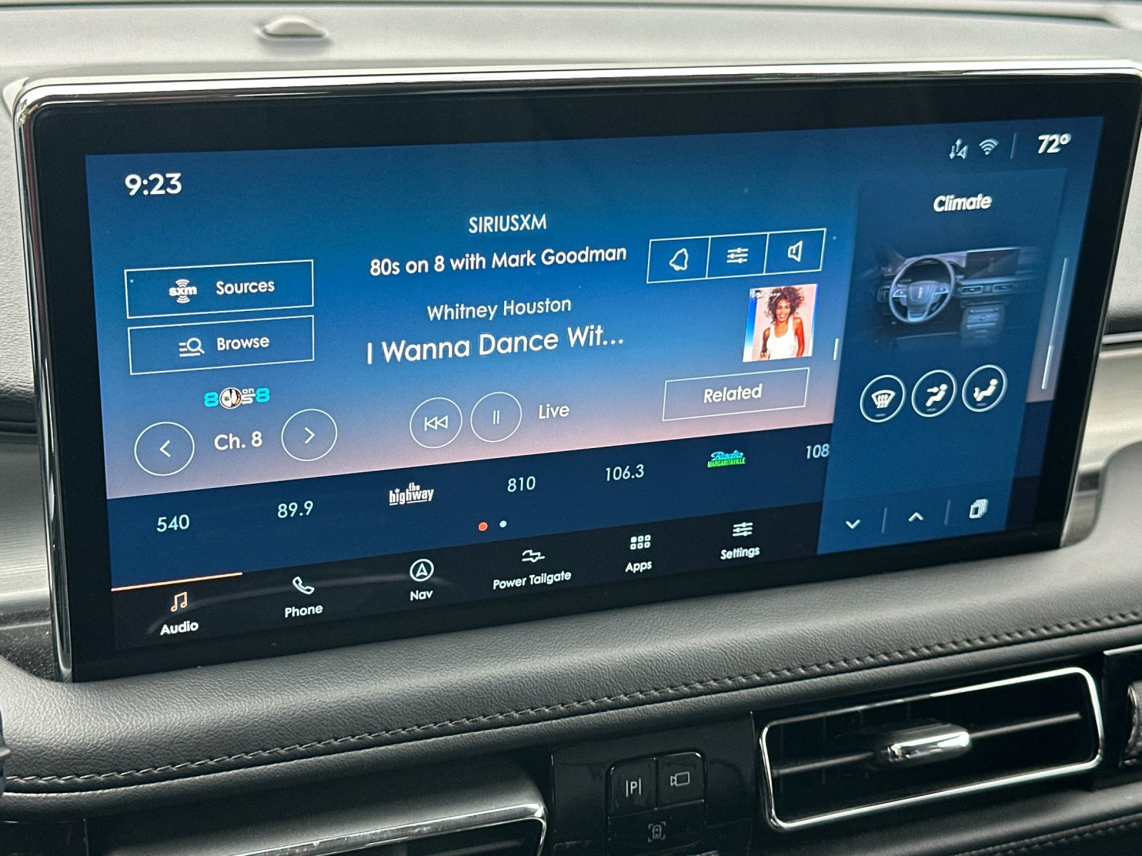 Certified 2023 Lincoln Nautilus FWD w/ Premium Package image 17