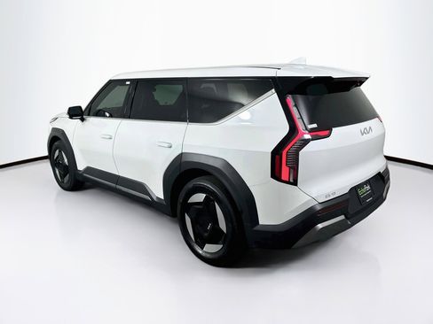 Used 2024 Kia EV9 Light RWD image 5