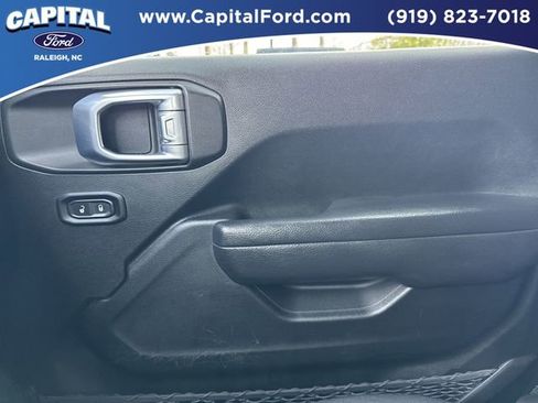 Used 2022 Jeep Gladiator Willys image 27