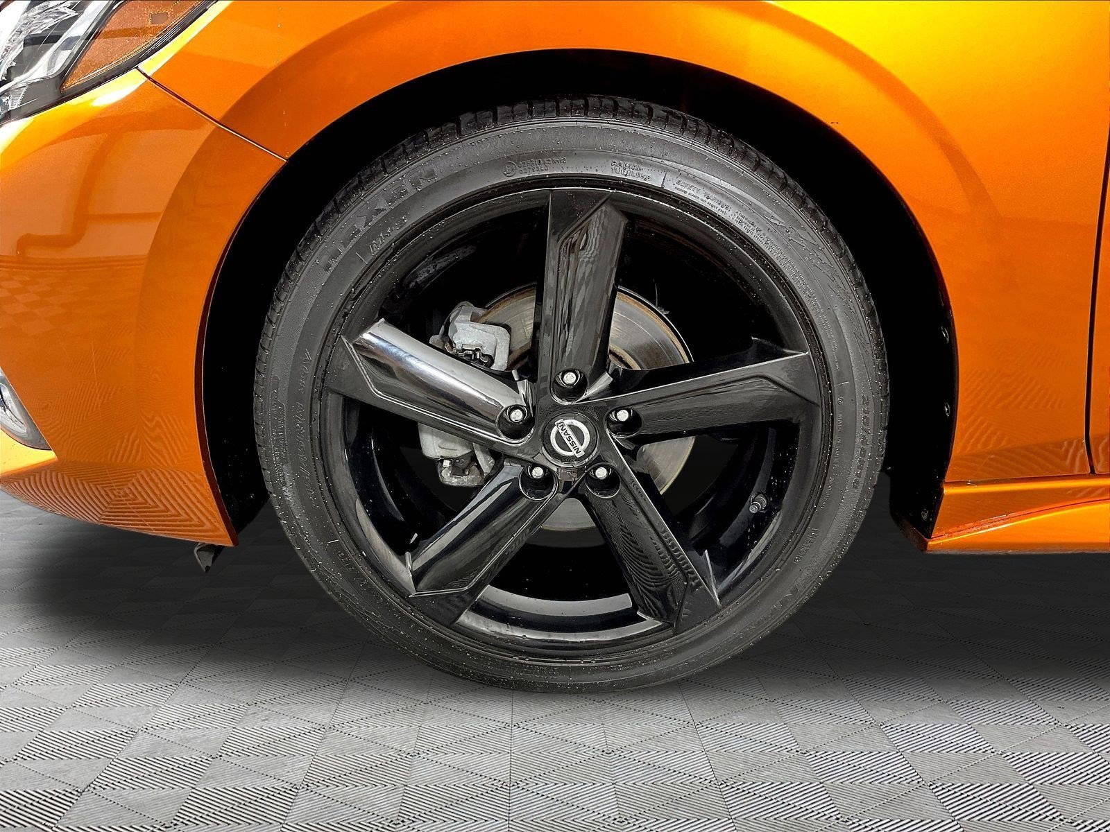 Used 2022 Nissan Sentra SR w/ SR Premium Package FWD image 34