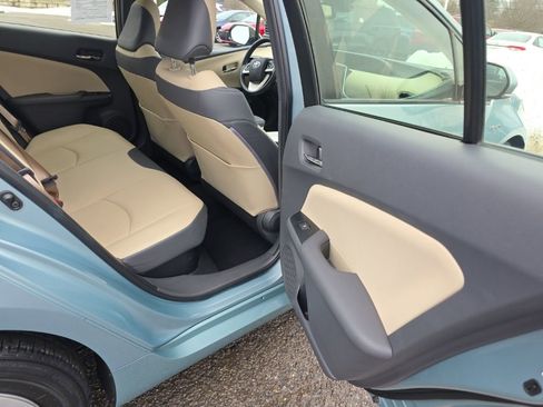 Used 2016 Toyota Prius Four w/ Advanced Technology Package image 7