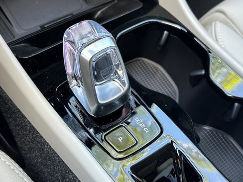 New 2026 Volvo XC40 B5 Ultra image 19