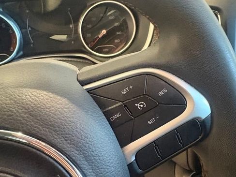 Used 2021 Jeep Compass Latitude AWD/4WD image 19