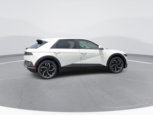 Used 2023 Hyundai Ioniq 5 SEL AWD/4WD image 2