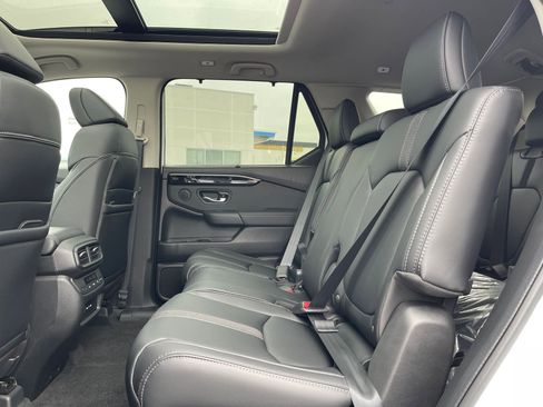 Used 2025 Honda Pilot Touring image 26