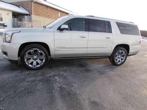 Used 2015 GMC Yukon XL Denali w/ Premium Package image 4