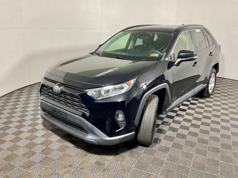 Used 2019 Toyota RAV4 XLE AWD/4WD image 12
