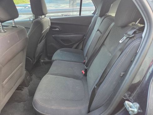 Used 2019 Chevrolet Trax LS FWD image 11