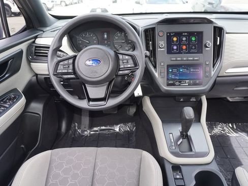 Used 2025 Subaru Forester AWD/4WD image 11