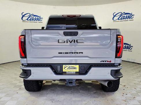 Used 2025 GMC Sierra 2500 AT4 w/ AT4 Premium Plus Package AWD/4WD image 4