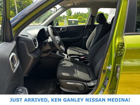 Used 2022 Hyundai Venue SE FWD image 13