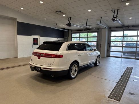 Used 2018 Lincoln MKT AWD w/ Technology Package image 7