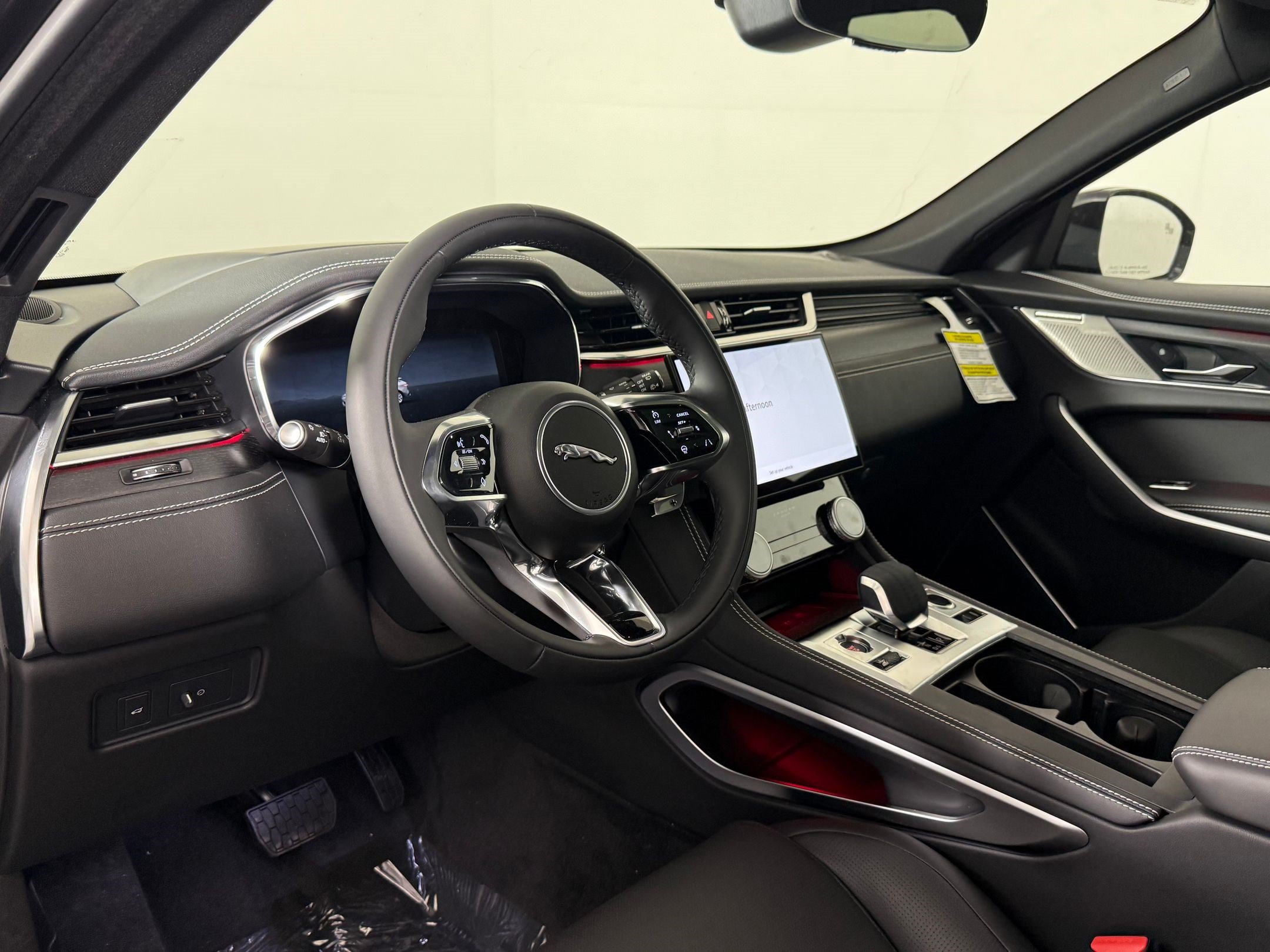 New 2026 Jaguar F-PACE R-Dynamic S AWD/4WD image 4