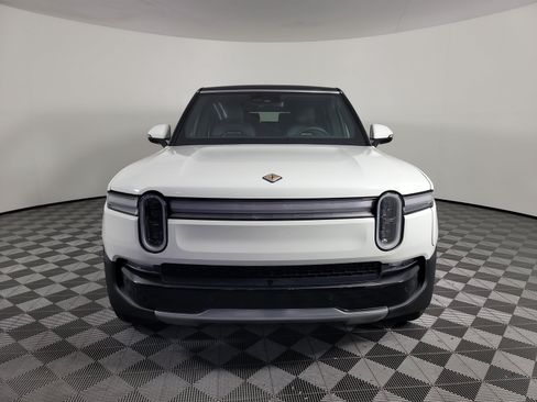 Used 2025 Rivian R1S Adventure AWD/4WD image 8