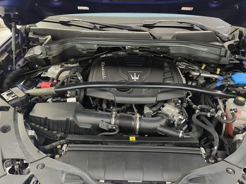 Used 2023 Maserati Grecale Modena AWD/4WD image 36