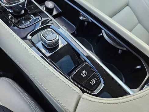 Certified 2023 Volvo XC90 T8 Ultimate image 27