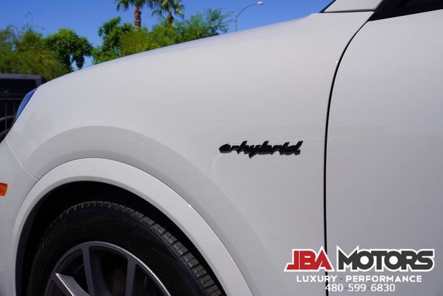 Used 2024 Porsche Cayenne AWD/4WD image 57