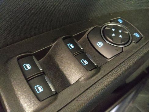 Used 2020 Ford Fusion SE image 27