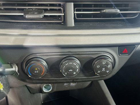 Used 2025 Chevrolet Trax LS image 22