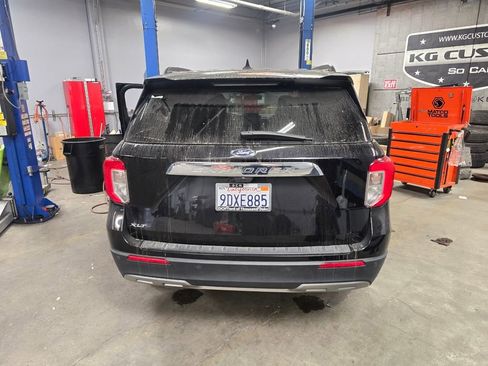 Used 2022 Ford Explorer XLT w/ Equipment Group 202A image 6