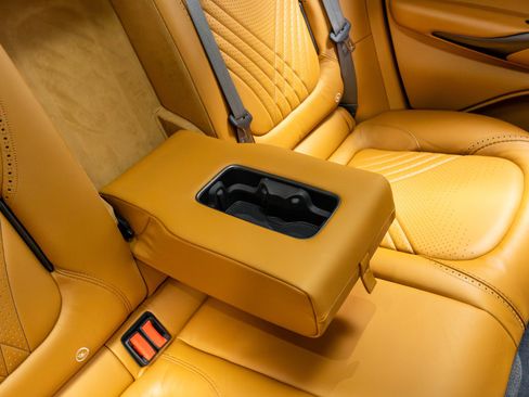 Used 2021 Aston Martin DBX image 26