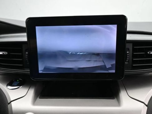 Used 2021 Ford Explorer XLT AWD/4WD image 18