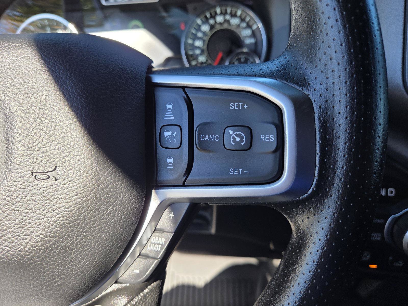 Used 2025 RAM 1500 Warlock AWD/4WD image 12