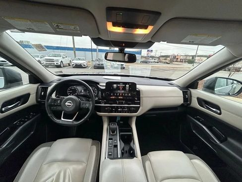 Used 2022 Nissan Pathfinder SL FWD image 33