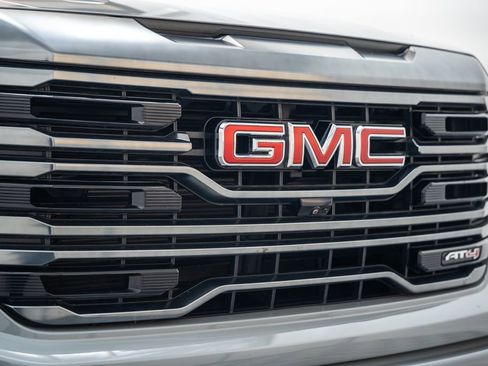 Used 2024 GMC Sierra 1500 AT4 w/ Technology Package AWD/4WD image 12
