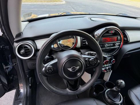 Used 2015 MINI Cooper 2-Door Hardtop image 15