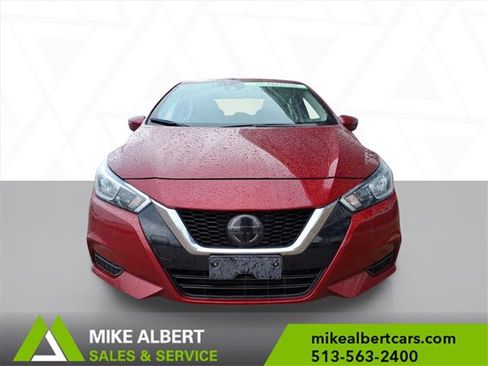 Used 2021 Nissan Versa SV image 2