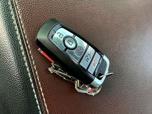 Used 2021 Ford F150 Lariat w/ Equipment Group 502A High image 10