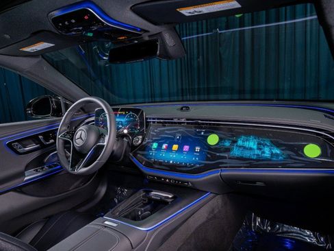 New 2026 Mercedes-Benz E 350 4MATIC Sedan image 4