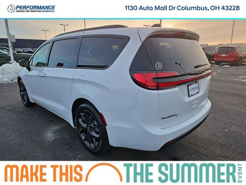 New 2026 Chrysler Pacifica Select w/ S Appearance Package FWD image 5